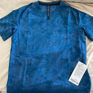 Lululemon Drysense short sleeve brand new medium